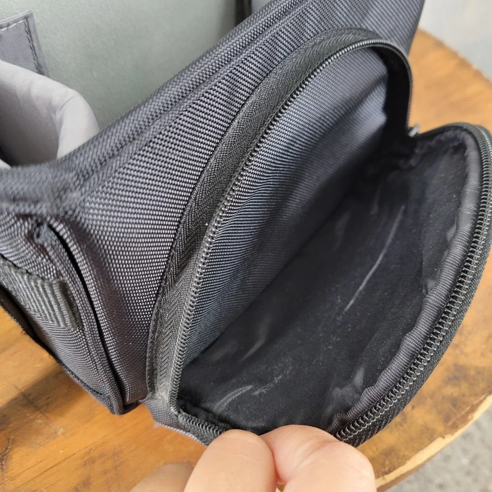 Sony LCS-X20 Camera Bag Unisex Small Black Padded Shoulder Strap Case